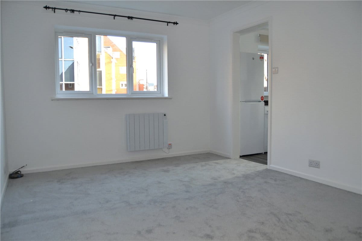 2 bedroom flat, Northcroft Park, Newbury RG14 - Let Agreed