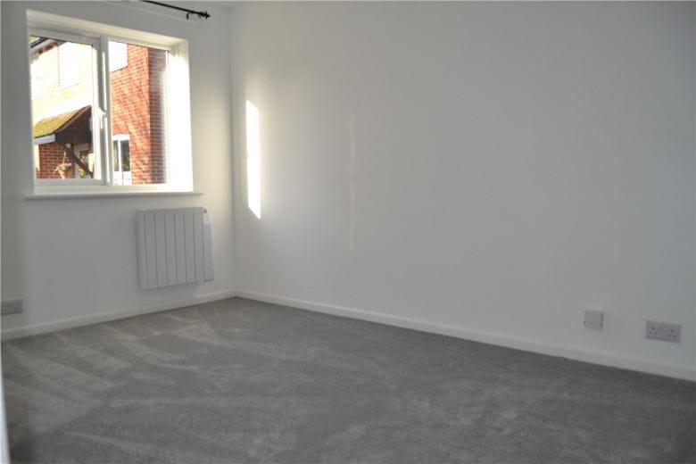2 bedroom flat, Northcroft Park, Newbury RG14 - Let Agreed