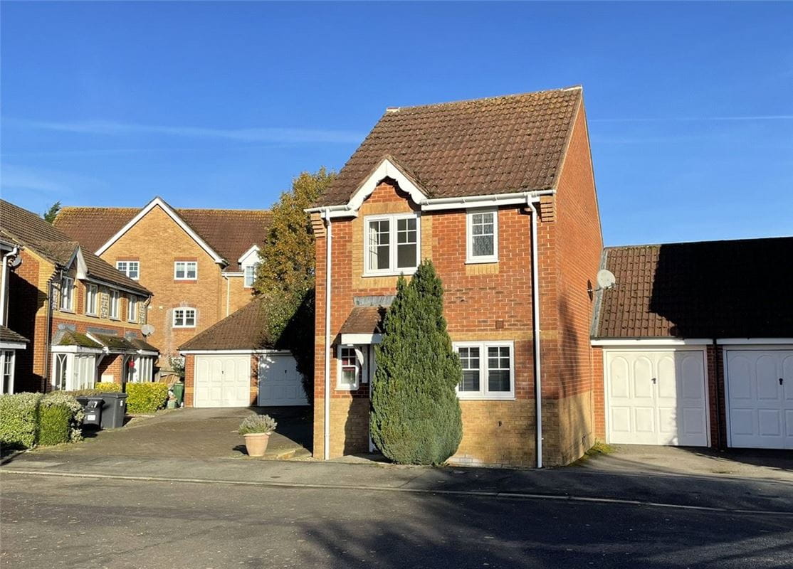 2 bedroom house, Newbury, Berkshire RG14 - Available
