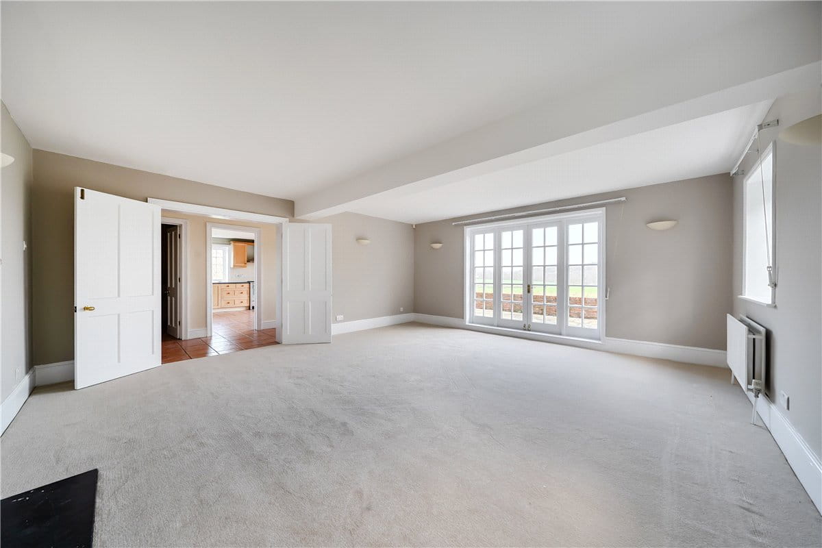 4 bedroom house, The Slade, Bucklebury RG7 - Available