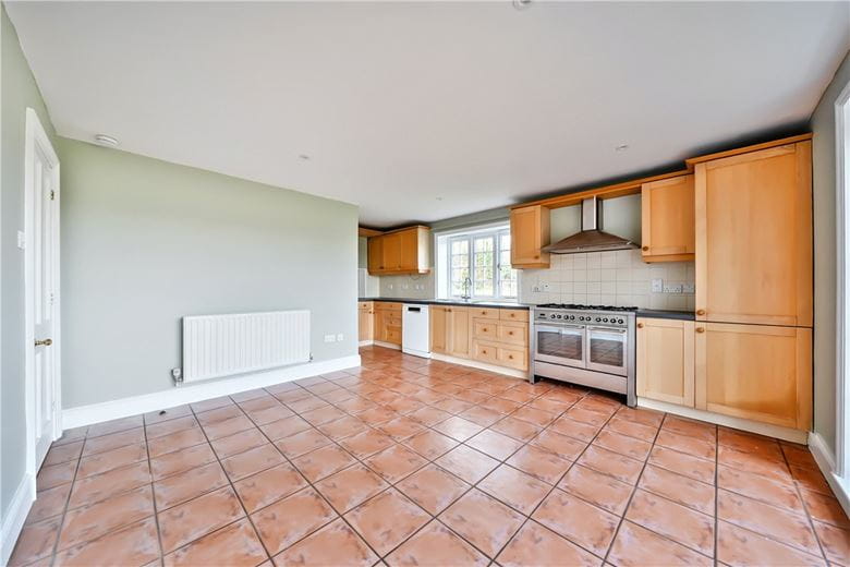 4 bedroom house, The Slade, Bucklebury RG7 - Available
