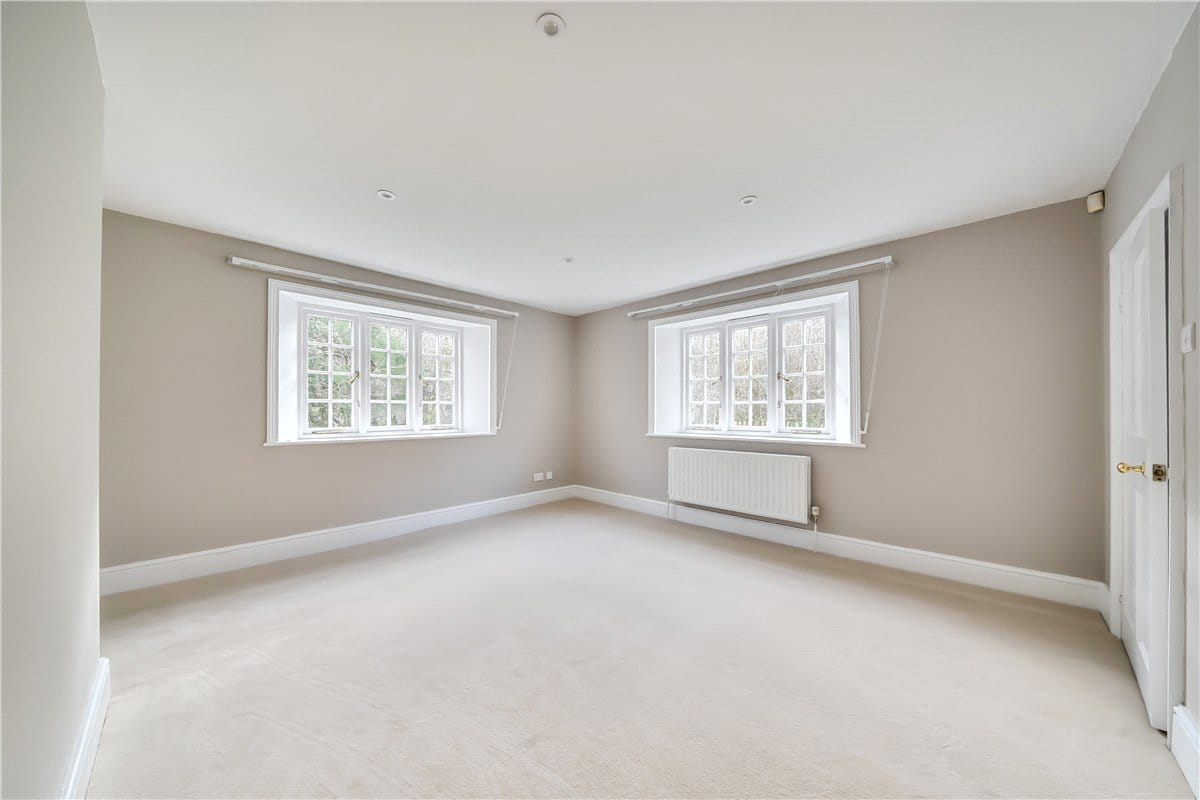 4 bedroom house, The Slade, Bucklebury RG7 - Available