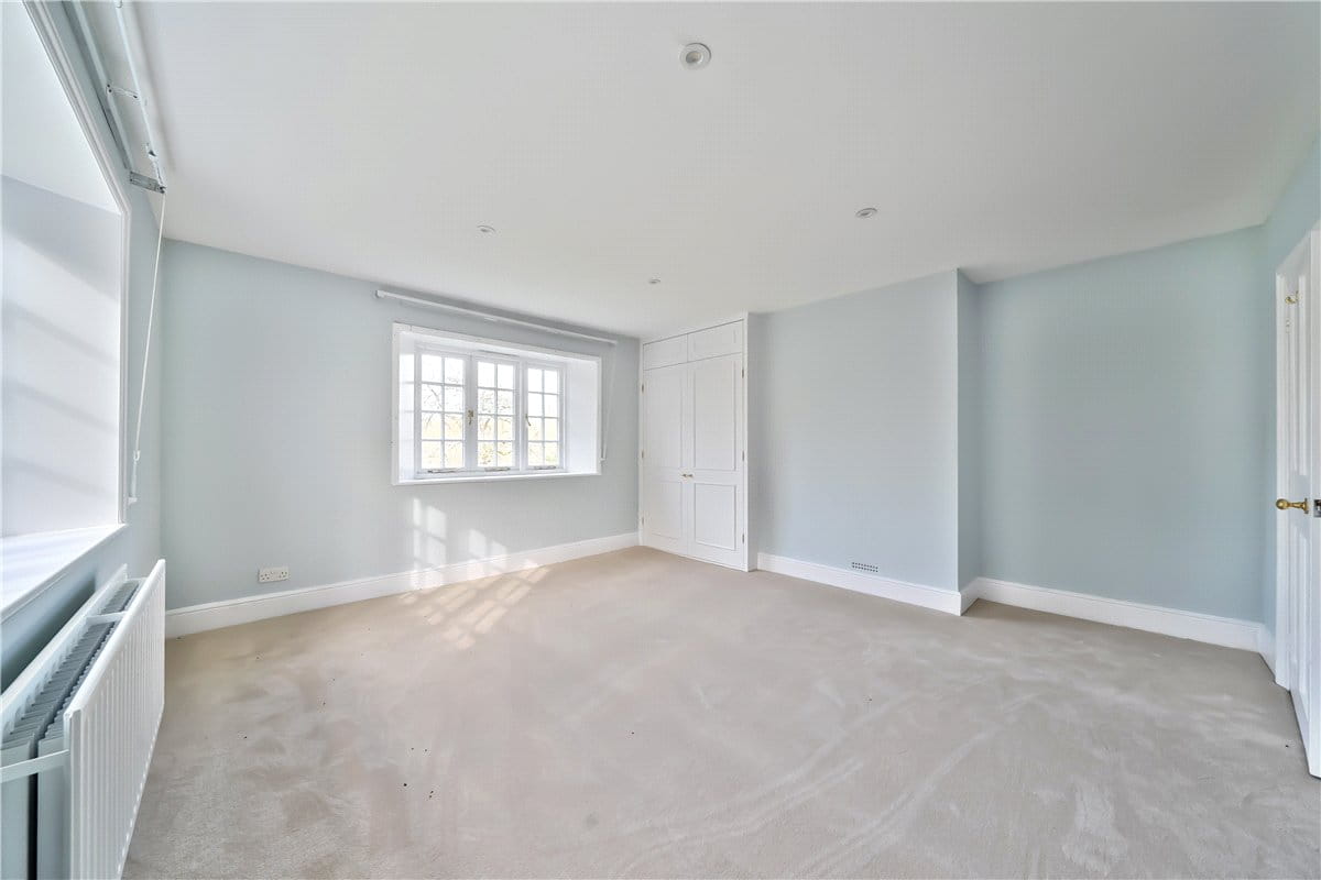 4 bedroom house, The Slade, Bucklebury RG7 - Available