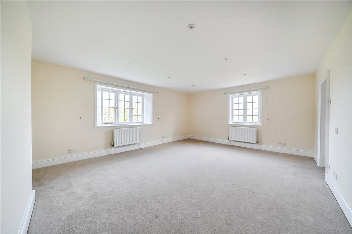 4 bedroom house, The Slade, Bucklebury RG7 - Available