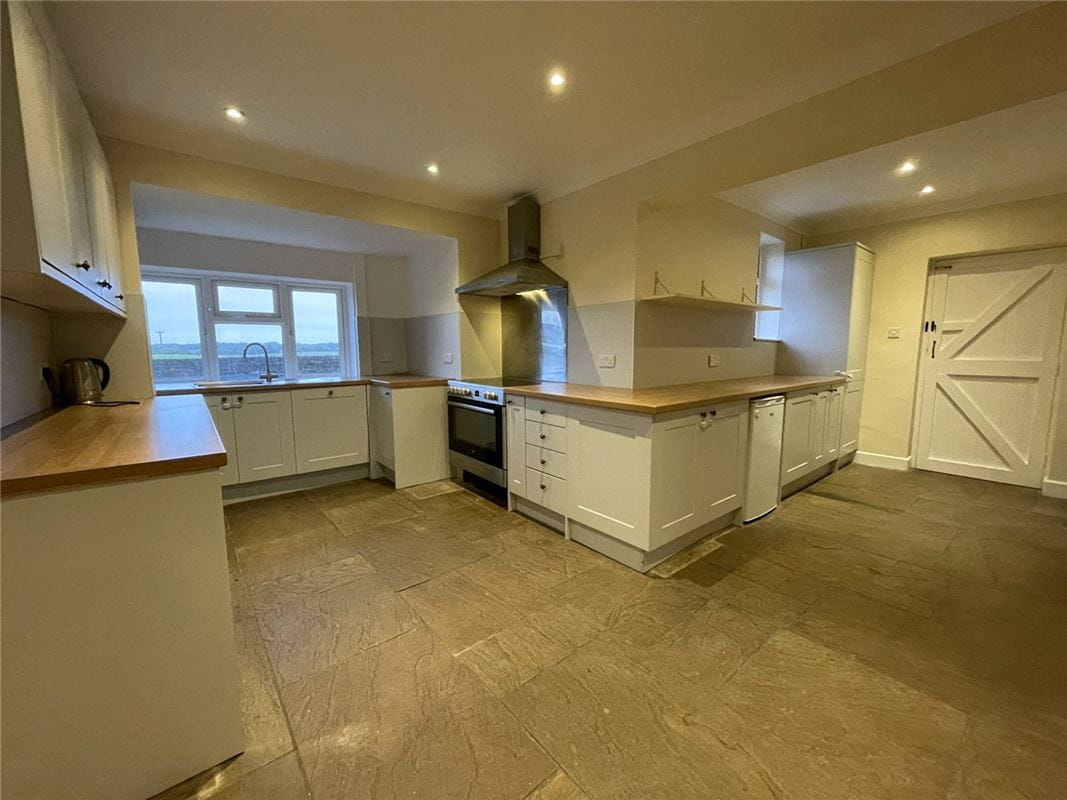 4 bedroom house, Elcot, Kintbury RG20 - Available