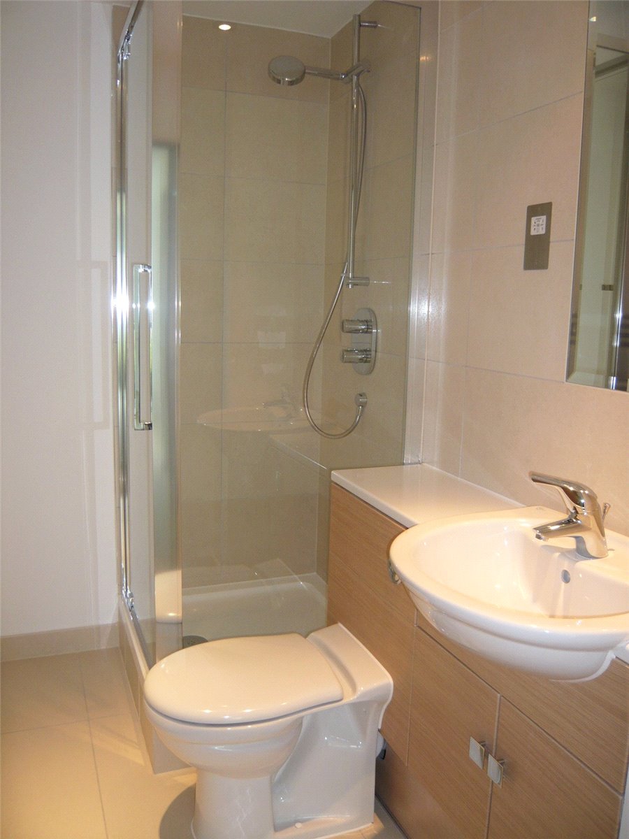 2 bedroom flat, Park Way, Newbury RG14 - Available