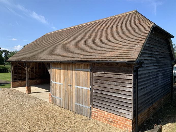 5 bedroom house, Inholmes Common, Woodlands St. Mary RG17 - Let Agreed