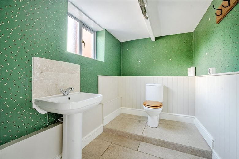 5 bedroom house, Inholmes Common, Woodlands St. Mary RG17 - Let Agreed