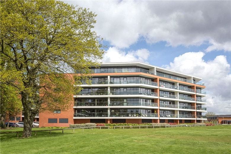 2 bedroom flat, Racecourse Road, Newbury RG14 - Let Agreed