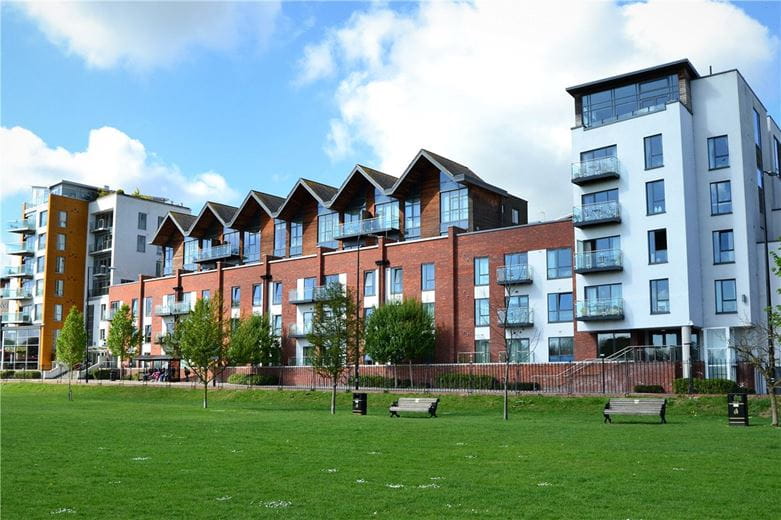 2 bedroom flat, Park Way, Newbury RG14