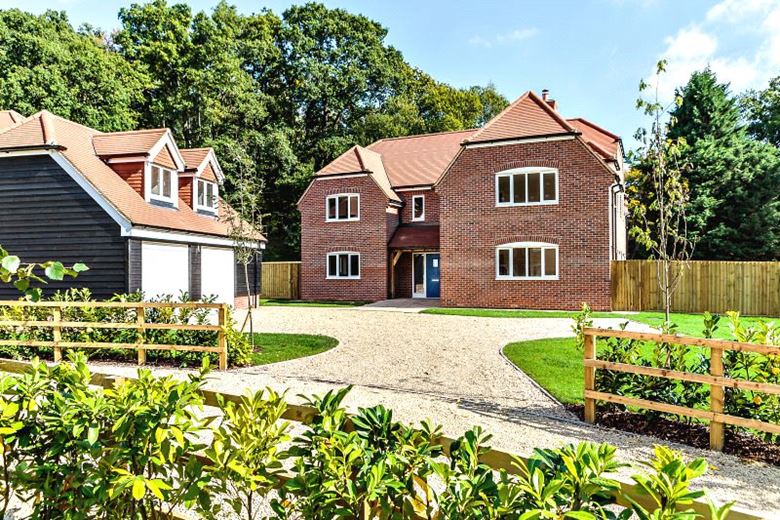 5 bedroom house, Elizabeth Farm, Thornford Road RG19 - Under Offer