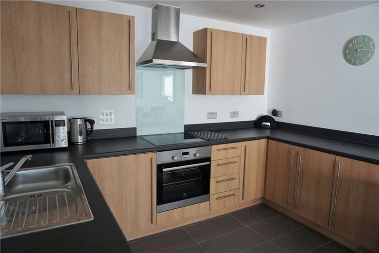2 bedroom flat, Park Way, Newbury RG14 - Let Agreed