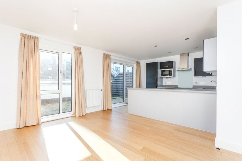 1 bedroom flat, Park Way, Newbury RG14 - Available