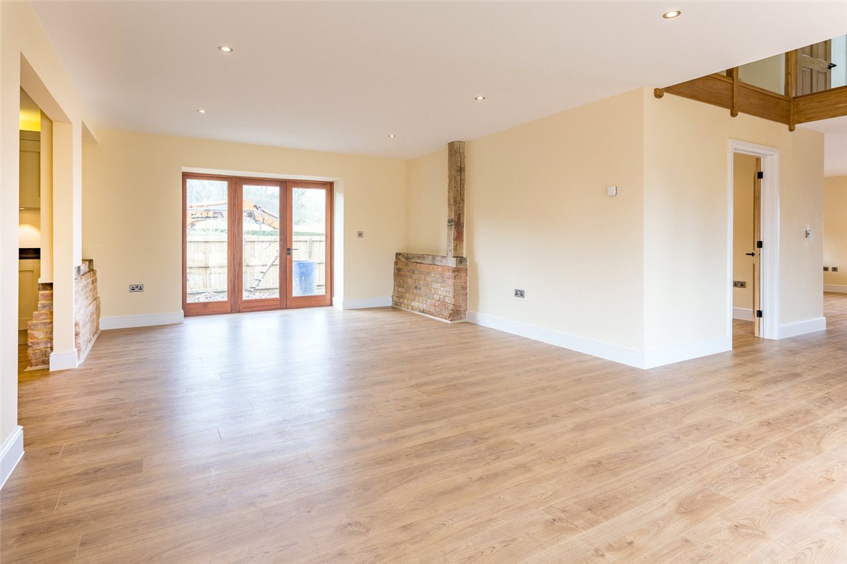 4 bedroom , Winterbourne, Newbury RG20 - Available