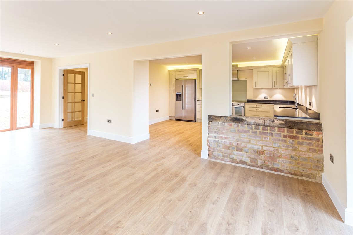 4 bedroom , Winterbourne, Newbury RG20 - Available