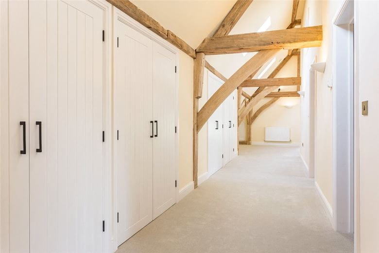 4 bedroom , Winterbourne, Newbury RG20 - Available