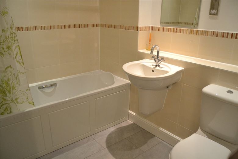 2 bedroom flat, Hermitage, Thatcham RG18 - Available