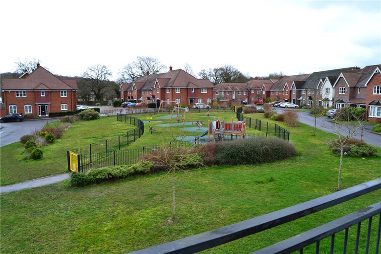 2 bedroom flat, Hermitage, Thatcham RG18 - Available