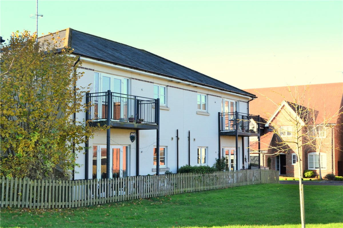 2 bedroom flat, Hermitage, Thatcham RG18 - Available