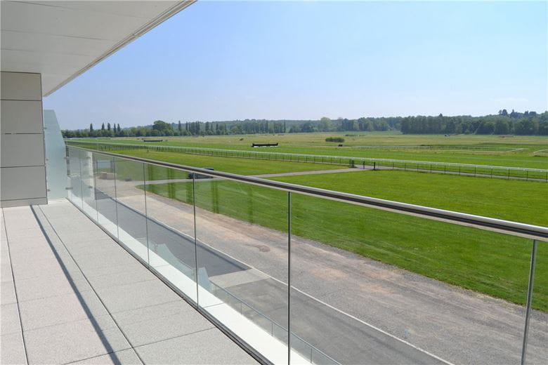 2 bedroom flat, Kingman Way, Newbury RG14 - Let Agreed