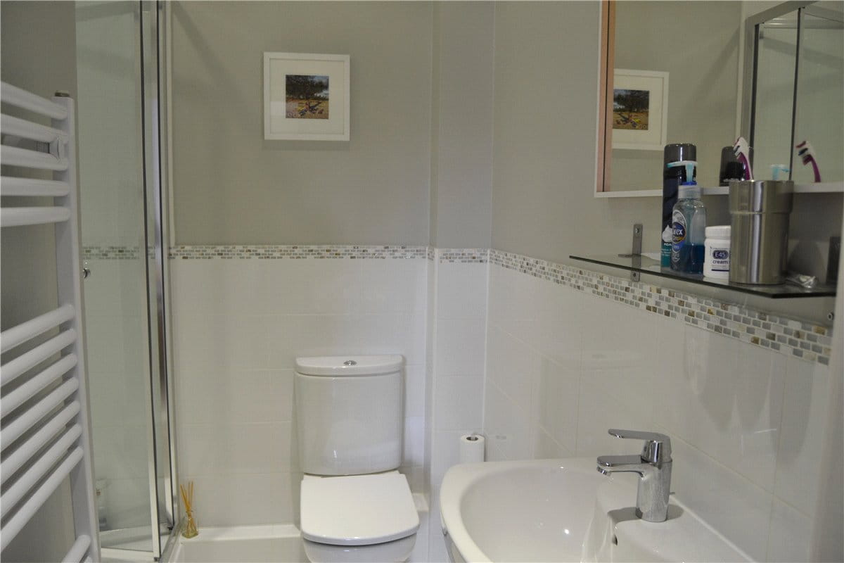 2 bedroom flat, West Street, Newbury RG14 - Available