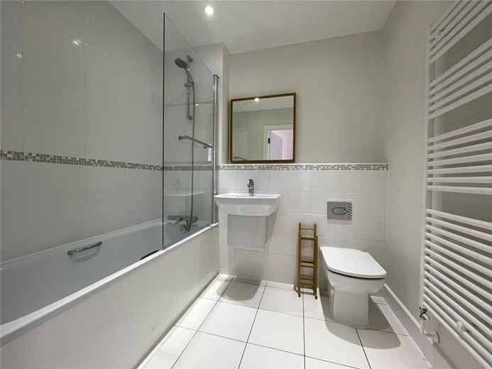 2 bedroom flat, West Street, Newbury RG14 - Let Agreed