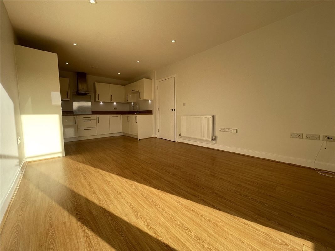 2 bedroom flat, West Street, Newbury RG14 - Let Agreed