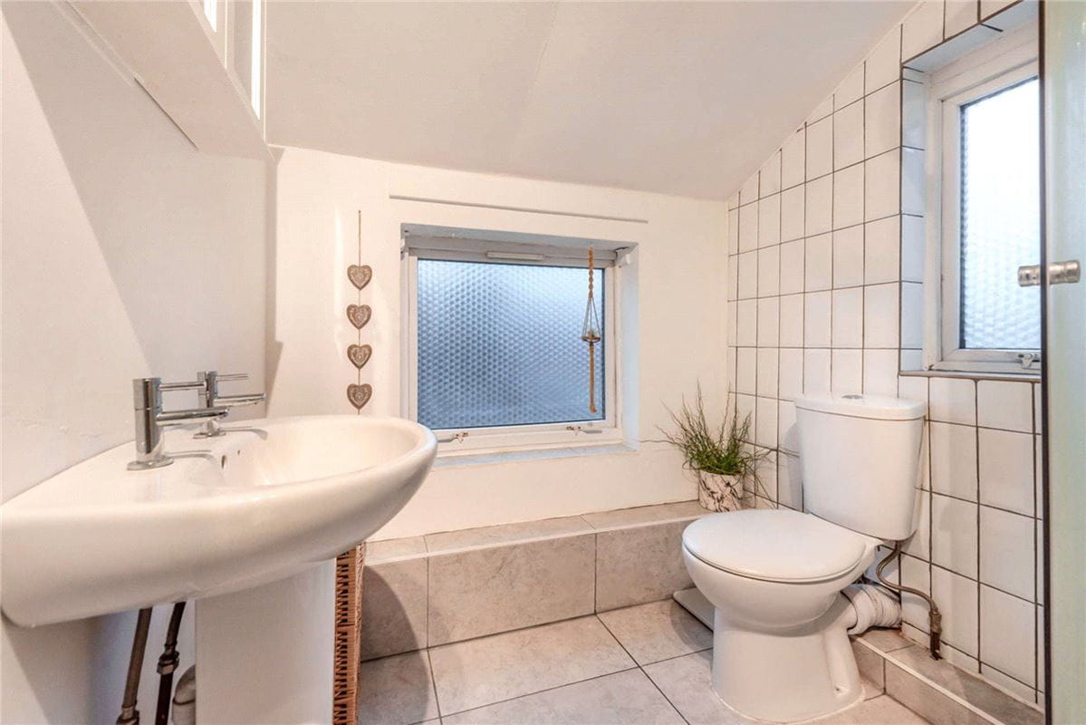 2 bedroom house, Newbury, Berkshire RG14 - Available