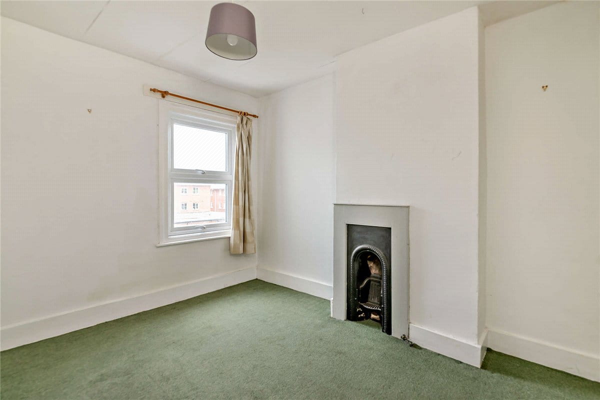 2 bedroom house, Newbury, Berkshire RG14 - Available