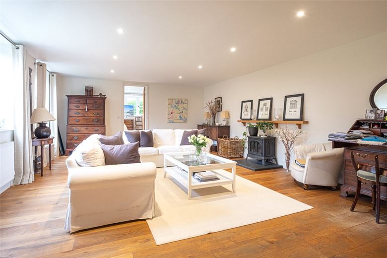 5 bedroom house, Adbury Holt, Newtown RG20 - Under Offer