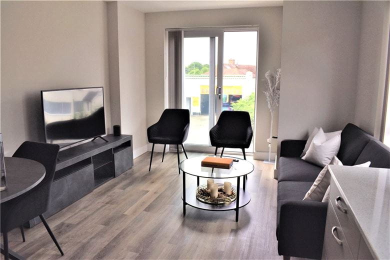 2 bedroom flat, Steel Close, Newtown Road RG14 - Let Agreed