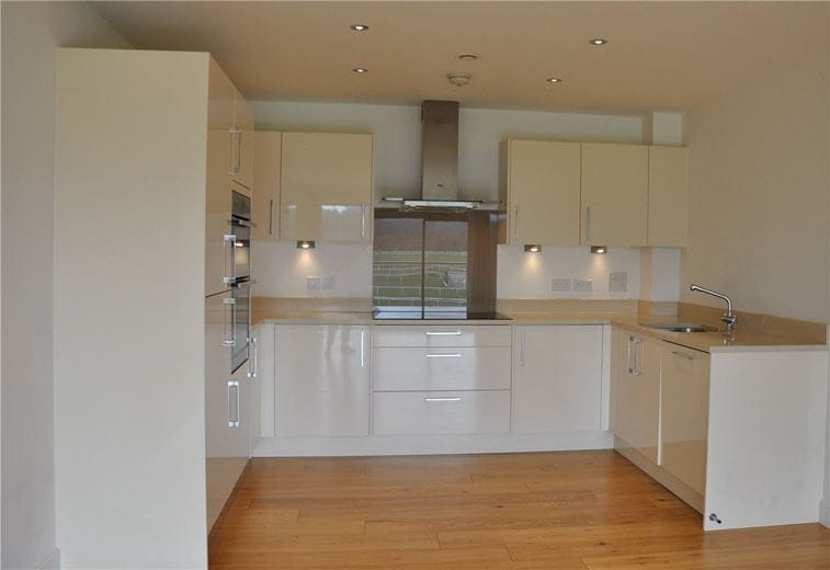 2 bedroom flat, Frankel House, Kingman Way RG14 - Under Offer