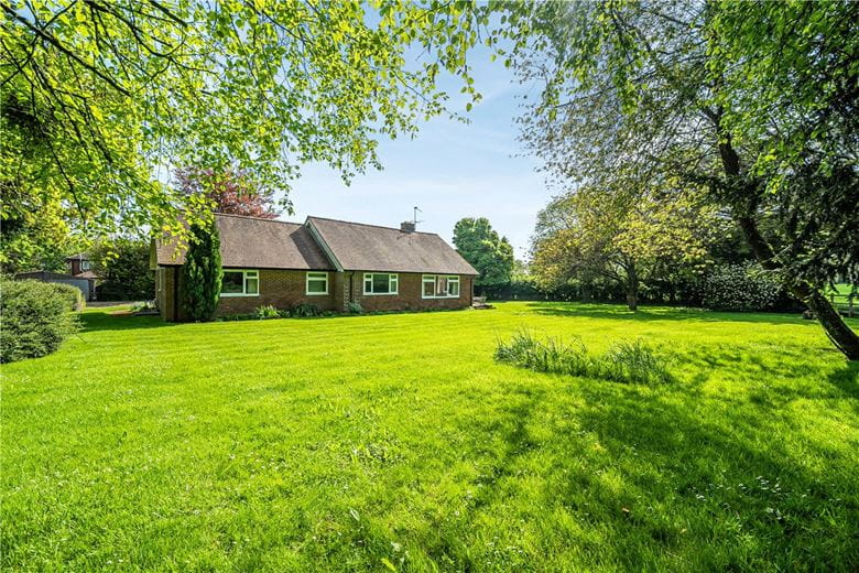 4 bedroom bungalow, Upper Green, Inkpen RG17