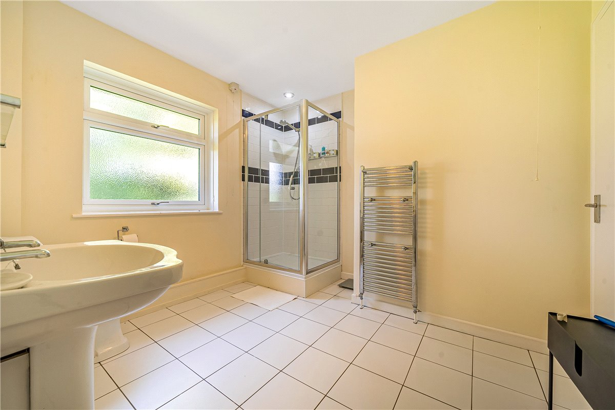 4 bedroom bungalow, Upper Green, Inkpen RG17