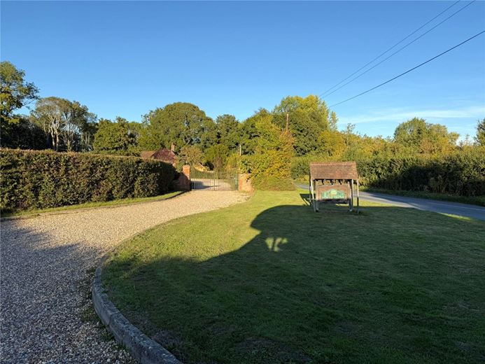 2 bedroom flat, Ashford Hill, Thatcham RG19