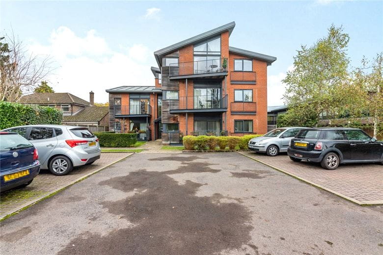 2 bedroom flat, Old Bath Road, Newbury RG14