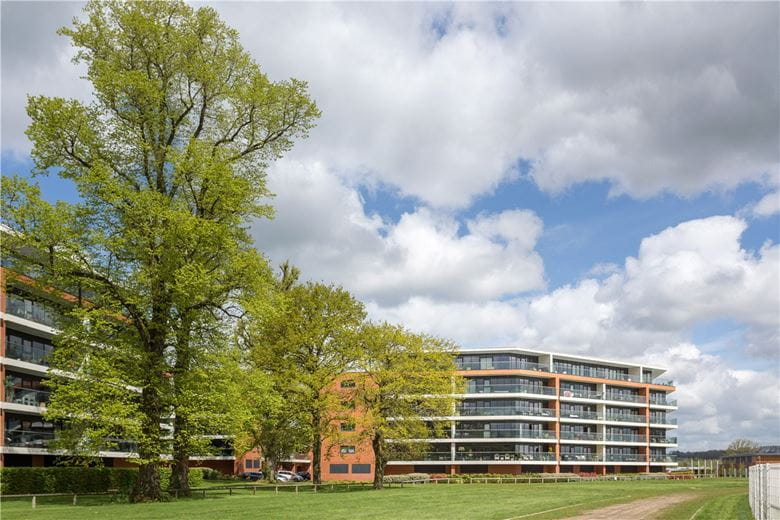 1 bedroom flat, Racecourse Road, Newbury RG14 - Under Offer