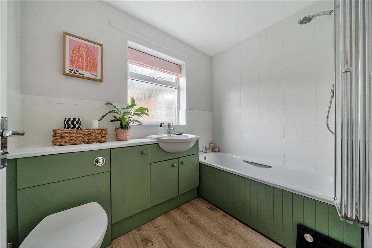 3 bedroom bungalow, Combe, Hungerford RG17 - Available