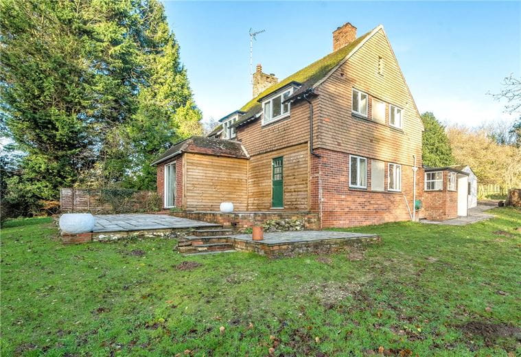 3 bedroom house, Winterbourne, Newbury RG20 - Available