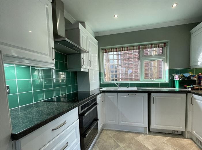 3 bedroom bungalow, Newbury, Berkshire RG14 - Let Agreed
