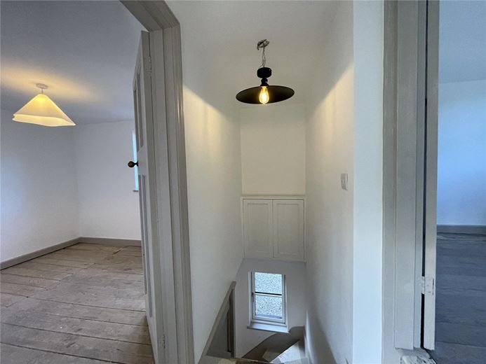 3 bedroom house, Enborne Street, Enborne RG14 - Available