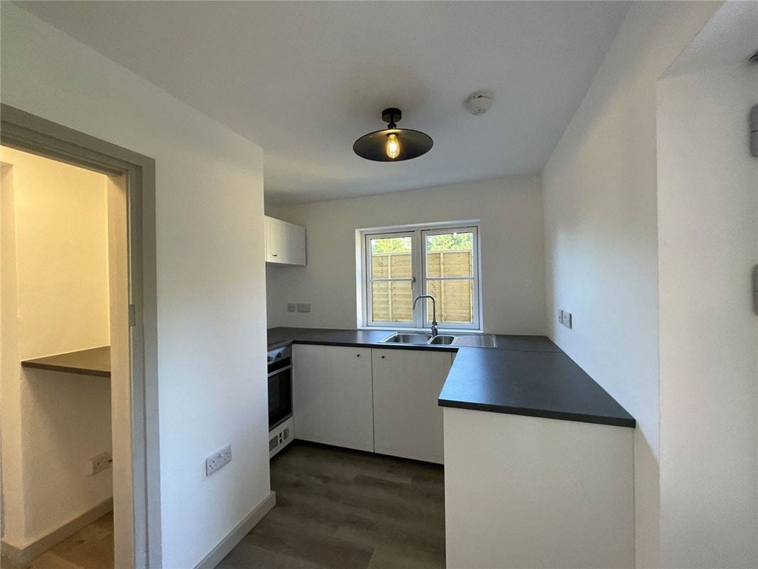 3 bedroom house, Enborne Street, Enborne RG14 - Available