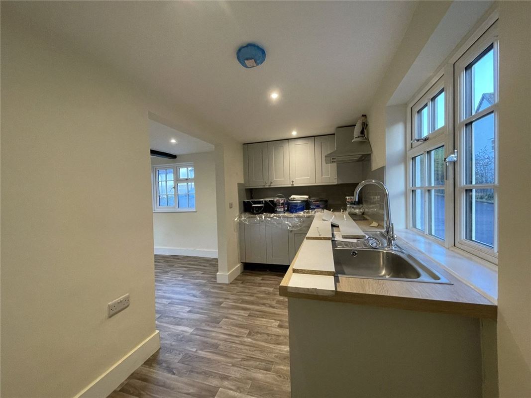 2 bedroom house, Donnington, Newbury RG14 - Available