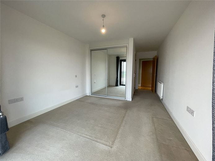 2 bedroom flat, Kingman Way, Newbury RG14 - Available