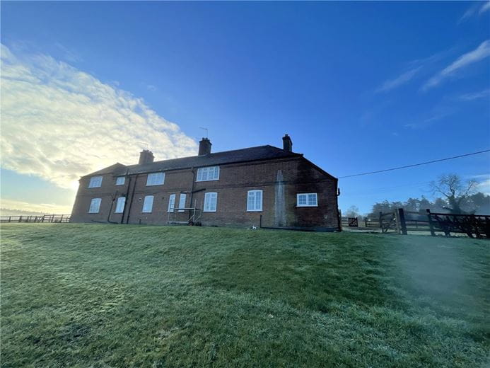 2 bedroom house, Lower Woodcott, Whitchurch RG28 - Available