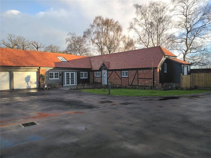 2 bedroom house, Enborne Street, Enborne RG20 - Available