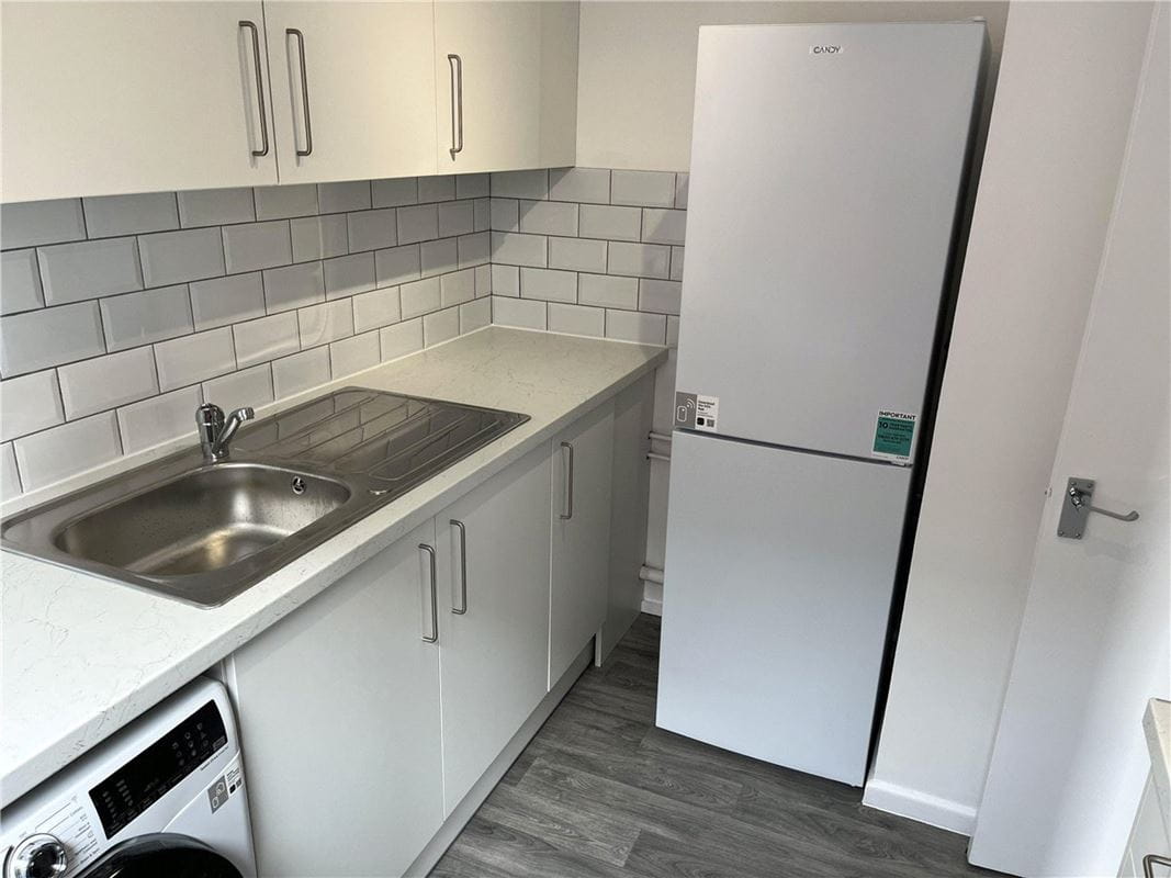 2 bedroom flat, London Road, Newbury RG14 - Available