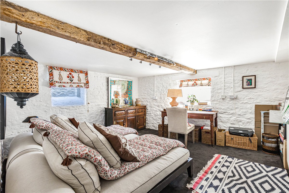 3 bedroom house, High Street, Eynsham OX29 - Available