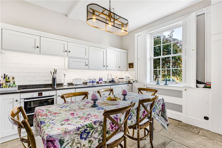 3 bedroom house, High Street, Eynsham OX29 - Available