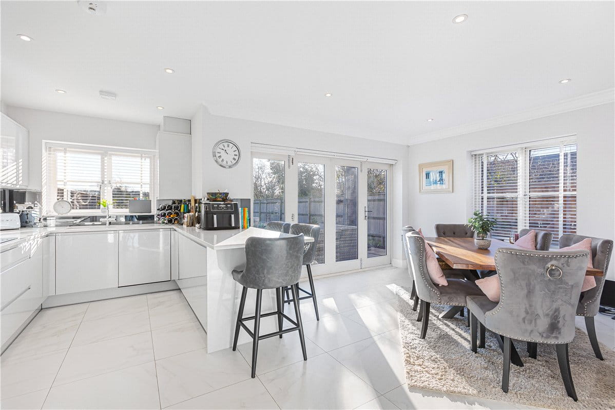 3 bedroom house, Couling Close, Yarnton OX5 - Available